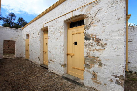 Police Lockup And Stables - Accommodation Mount Tamborine 0