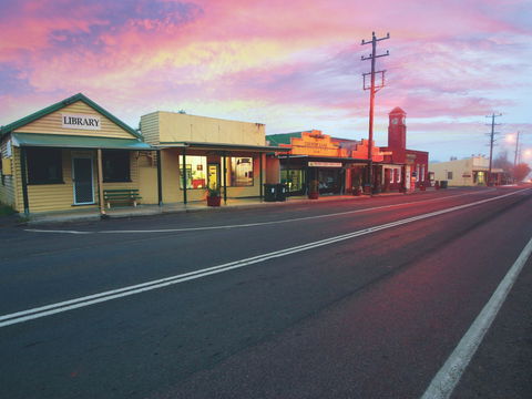 Stroud - Accommodation Mount Tamborine 0