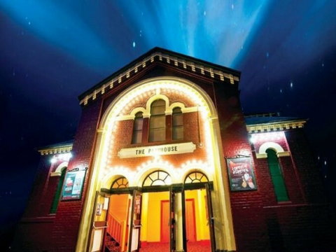 The Playhouse Theatre - Accommodation Mount Tamborine 1