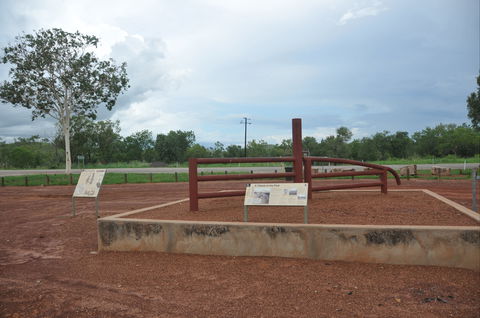 Durack Memorial - Accommodation Mount Tamborine 0