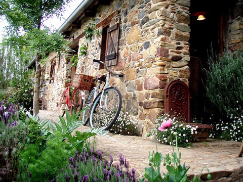 Lavandula Swiss Italian Farm - Accommodation Mount Tamborine 2