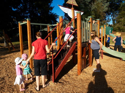 Les Stone Park - Accommodation Mount Tamborine 0