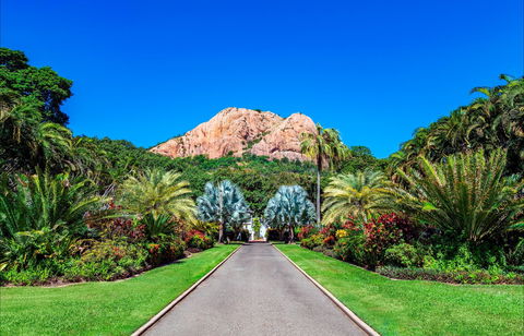 Queens Gardens - Accommodation Mount Tamborine 0