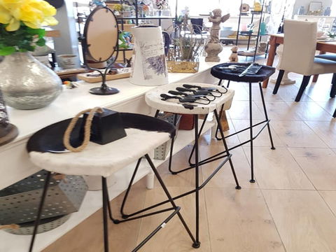 TSG Giftware Young - Accommodation Mount Tamborine 2
