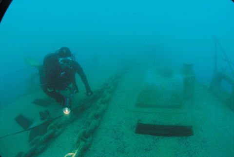 Ex HMAS Hobart Dive Site - Accommodation Mount Tamborine 1