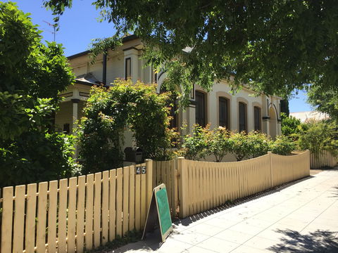 Flora Bank - Historic Home And Gardens - Accommodation Mount Tamborine 1