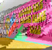 Yellow Brick Road and Elton John Mural - Accommodation Mount Tamborine