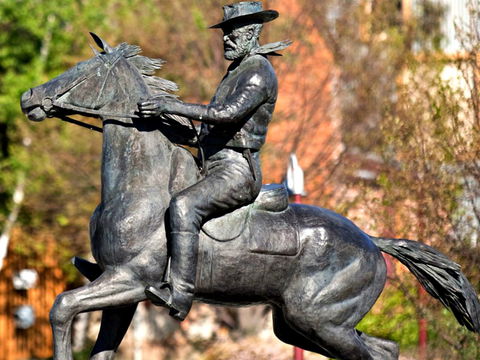 Thunderbolt's Statue And Constable Walker Memorial - Accommodation Mount Tamborine 0
