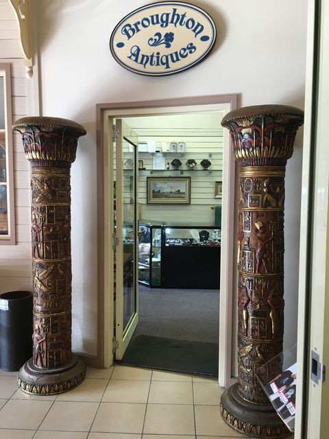Broughton Antiques - Accommodation Mount Tamborine 1