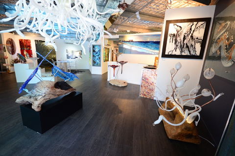 GlassXpressions Art Gallery - Accommodation Mount Tamborine 2