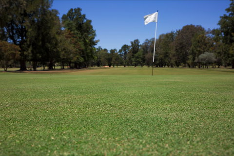 Howlong Golf Resort - Accommodation Mount Tamborine 2