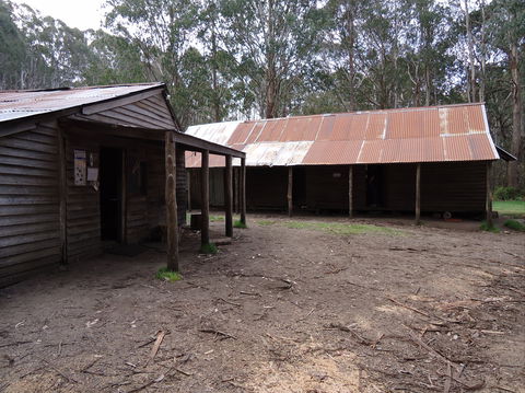 Razorback Hut - Accommodation Mount Tamborine 0