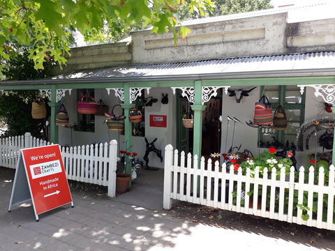 Zambezi Crafts - Accommodation Mount Tamborine 0