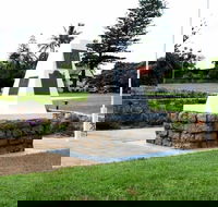 Dunwich War Memorial - Accommodation Mount Tamborine