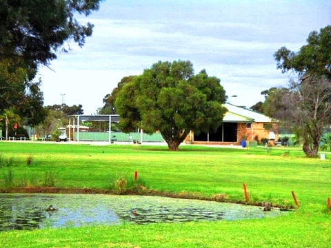 Finley Golf Club - Accommodation Mount Tamborine 2