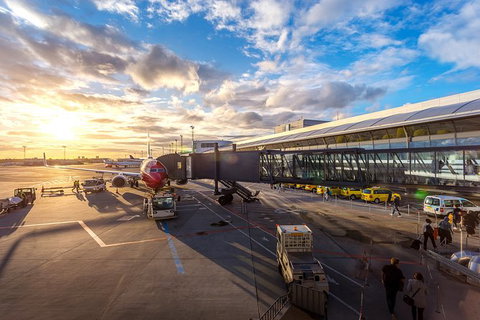 Sydney Airport Premium (DEPARTURE) Transfer - Accommodation Mount Tamborine 0
