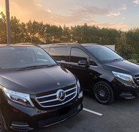 Luxury People Mover Transfer TO Sydney Airport  1 - 6 pax  - Accommodation Mount Tamborine