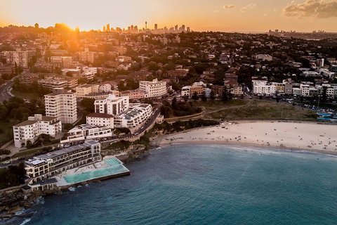 Hire Photographer, Professional Photo Shoot - Bondi Beach - Accommodation Mount Tamborine 0