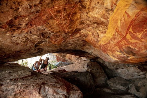 Arnhem Land Injalak Hill Full-Day Tour From Jabiru - Accommodation Mount Tamborine 1