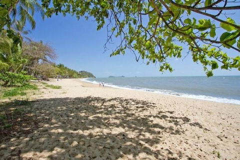 Airport Transfer - Palm Cove, Kewarra Beach & Trinity Beach To Cairns Airport - Accommodation Mount Tamborine 3