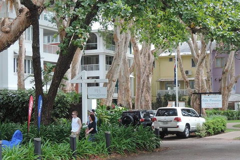 Airport Transfer - Palm Cove, Kewarra Beach & Trinity Beach To Cairns Airport - Accommodation Mount Tamborine 6