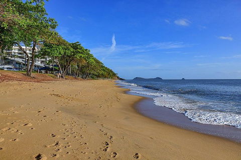 Airport Transfer - Palm Cove, Kewarra Beach & Trinity Beach To Cairns Airport - Accommodation Mount Tamborine 7