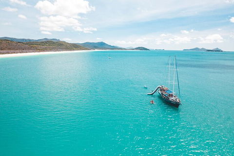 Day Sail The Whitsunday Islands On Atlantic Clipper From Airlie Beach - Accommodation Mount Tamborine 4