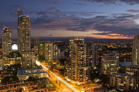 Gold Coast Airport Transfers : Airport OOL To Gold Coast City In Luxury Car - Accommodation Mount Tamborine 5
