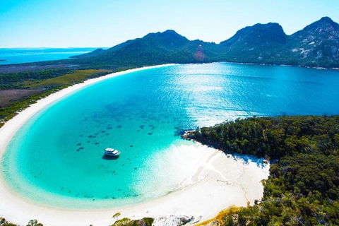 Wineglass Bay Private Charter Service - Accommodation Mount Tamborine 1