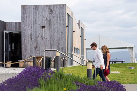 Hobart Afternoon Wine Tour Saturday: Local Wines + Cheese & Guide - Accommodation Mount Tamborine 6