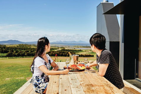 One-Way East Coaster - Accommodation Mount Tamborine 2