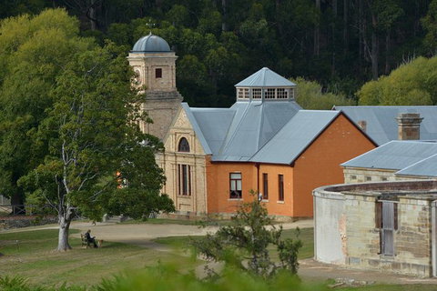 Colonial Tasmania Small Group Tour - Accommodation Mount Tamborine 0