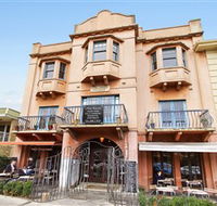 Dog's Bar Wine Bar Restaurant  Arts Hub - Accommodation Mount Tamborine
