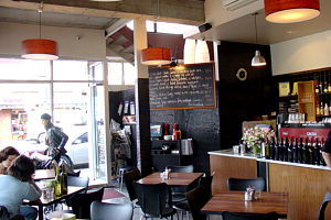 Red Tongue - Accommodation Mount Tamborine 0