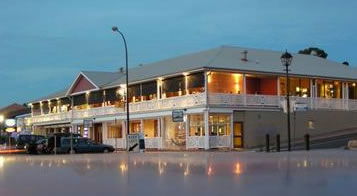 Seacliff Beach Hotel - Accommodation Mount Tamborine 0
