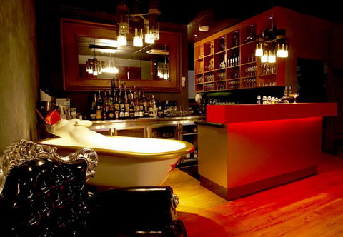 Euro Trash Bar - Accommodation Mount Tamborine 0
