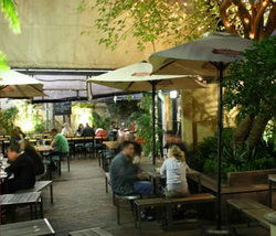 Dicks Hotel - Accommodation Mount Tamborine 1