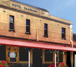 Oakbank Hotel - Accommodation Mount Tamborine 2