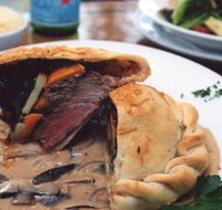 Augello's - Accommodation Mount Tamborine