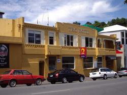 TRC Hotel - Accommodation Mount Tamborine 1