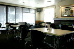 Riverview Hotel & Kains Bar & Restaurant - Accommodation Mount Tamborine 2