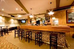 The Coopers Hotel Newtown - Accommodation Mount Tamborine 2