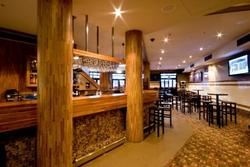 The Coopers Hotel Newtown - Accommodation Mount Tamborine 3