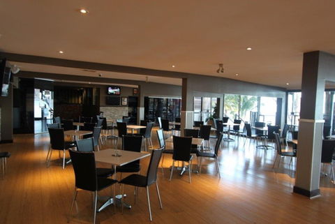 The Beachcomber Hotel - Accommodation Mount Tamborine 3