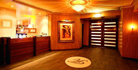 Hollywood Showgirls - Accommodation Mount Tamborine 3