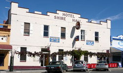 Shire Hall Hotel - Accommodation Mount Tamborine 0