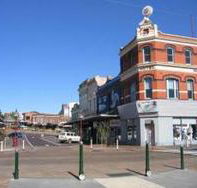 Robin Hood Hotel - Accommodation Mount Tamborine