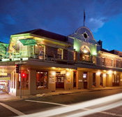 Town Hall Hotel - Accommodation Mount Tamborine