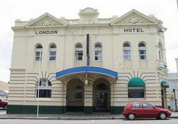 The London Hotel - Accommodation Mount Tamborine 0