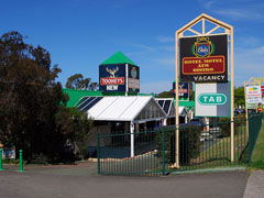Oaks Hotel - Accommodation Mount Tamborine 1